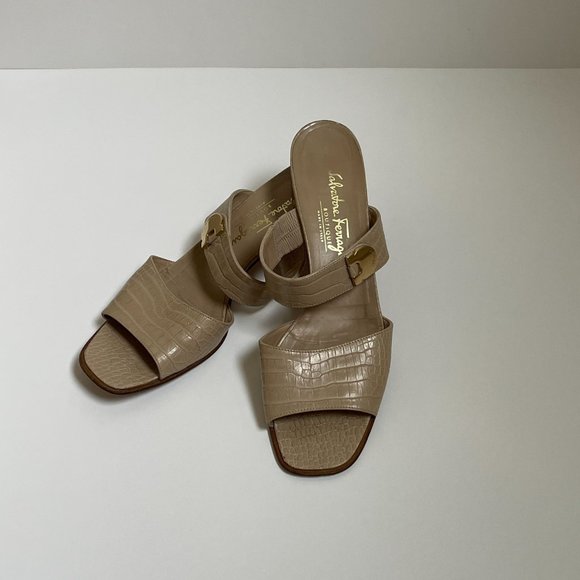 Salvatore Ferragamo Nude Leather Crocodile Embossed Slide Sandals Low Heel Sz 9 - Picture 14 of 15